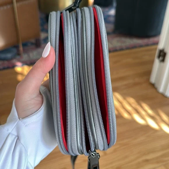 oliver thomas 24 + 7 triple threat crossbody metallic silver - Picture 14 of 16